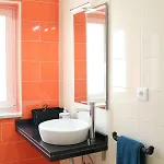 Casa Do Azulejo - Orange Peniche