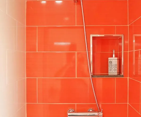 Casa Do Azulejo - Orange * Peniche