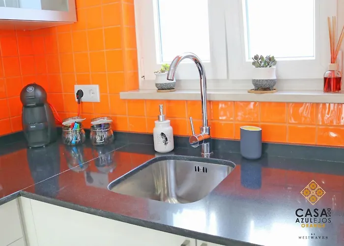 Casa Do Azulejo - Orange Peniche